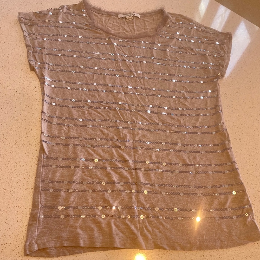 FOREVER 21 TAN SPARKLING SHORT SLEEVE SHIRT SIZE  SMALL